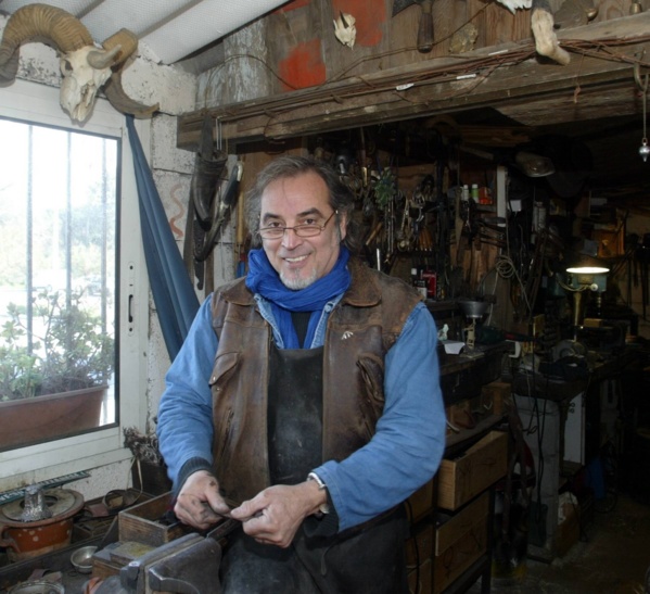 Patrick Martin redonne vie à la coutellerie artisanale Patrick Martin redonne vie à la coutellerie artisanale