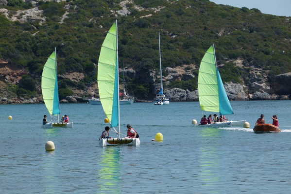 Une invitation à naviguer dans la baie de Macinaggio Une invitation à naviguer dans la baie de Macinaggio