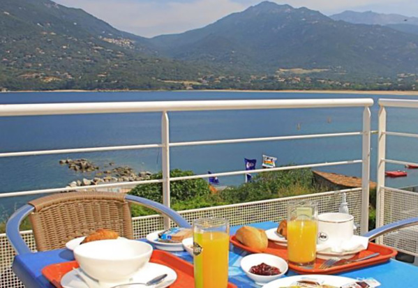 Le neptune Le neptune