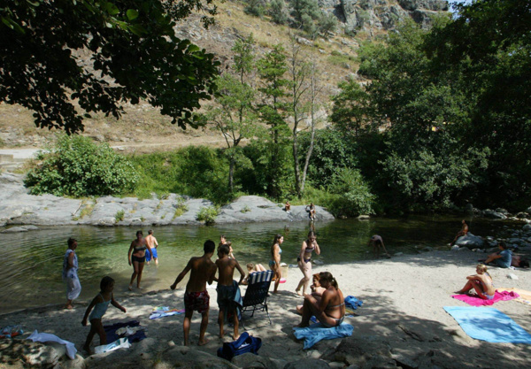La plage de Baliri pour les enfants