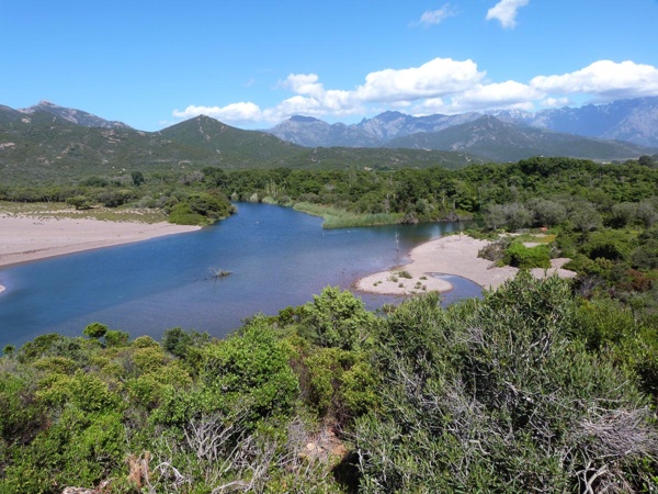 Canoë kayak dans le delta du Fangu Canoë kayak dans le delta du Fangu