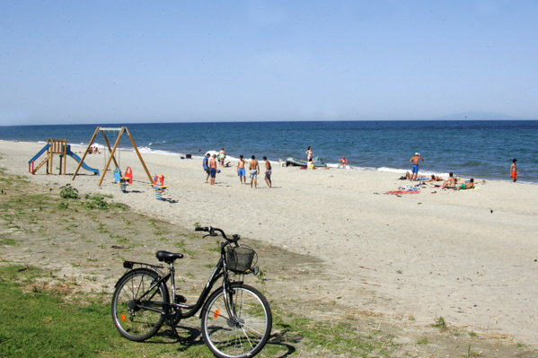 La plage de San Pellegrinu bien-être au soleil La plage de San Pellegrinu bien-être au soleil