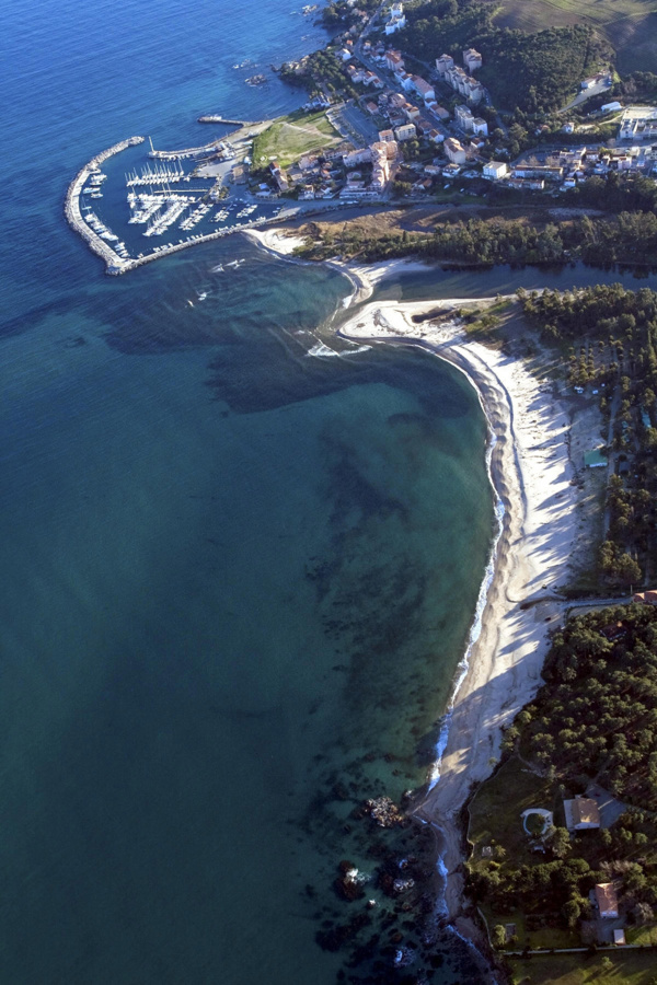 Solenzara, la plaisance au pied des aiguilles Solenzara, la plaisance au pied des aiguilles