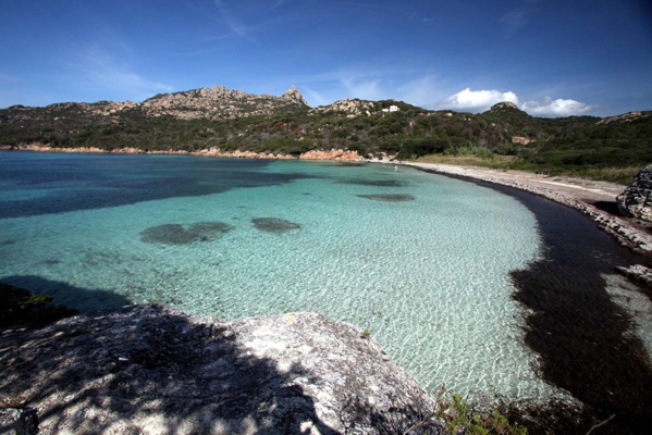 L'anse de Paragan entre granit et calcaire