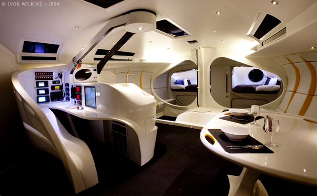 STÉPHANIE MARIN MET LE DESIGN À FLOT