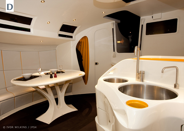 STÉPHANIE MARIN MET LE DESIGN À FLOT