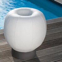 | INDOOR, OUTDOOR, LE MOBILIER JOUE D'AMBIVALENCE