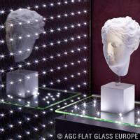 | LA LUMIÈRE CAPTUREE AU CŒUR DU VERRE 