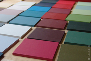 | AC MATIÈRE, À FLEUR DE MUR