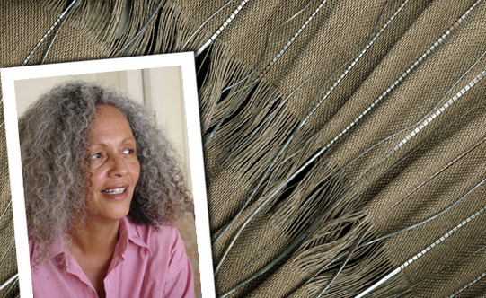 | SOUMIYA JALAL MIKOU, CONTEUSE DE TEXTILE | SOUMIYA JALAL MIKOU, CONTEUSE DE TEXTILE