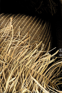 | SOUMIYA JALAL MIKOU, CONTEUSE DE TEXTILE