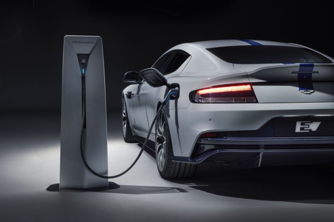 Rapide E, une Aston Martin électrique en série limitée à 155 exemplaires Rapide E, une Aston Martin électrique en série limitée à 155 exemplaires