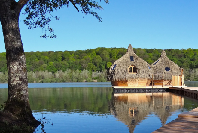 ​Les Cabanes des Grands Lacs lancent un Spa flottant écologique