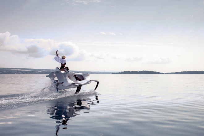 Quadrofoil : mi jet-ski mi bateau, l'hydroptère tout-électrique glisse enfin sur les flots