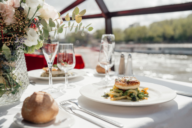 La Compagnie des Bateaux Mouches a une nouvelle carte pour ses croisières La Compagnie des Bateaux Mouches a une nouvelle carte pour ses croisières