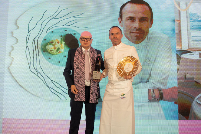 Le guide La Liste décerne un prix spécial d'éco-responsabilité au chef Blésois Christophe Hay Le guide La Liste décerne un prix spécial d'éco-responsabilité au chef Blésois Christophe Hay