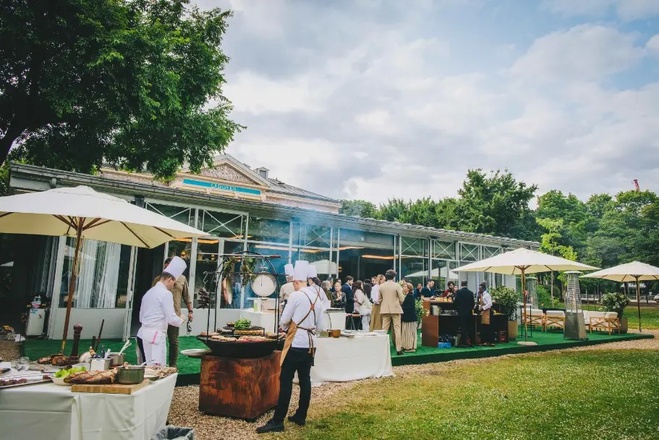 Le Pavillon Ledoyen inaugure un nouveau concept inédit : le barbecue gastronomique au cœur de Paris Le Pavillon Ledoyen inaugure un nouveau concept inédit : le barbecue gastronomique au cœur de Paris