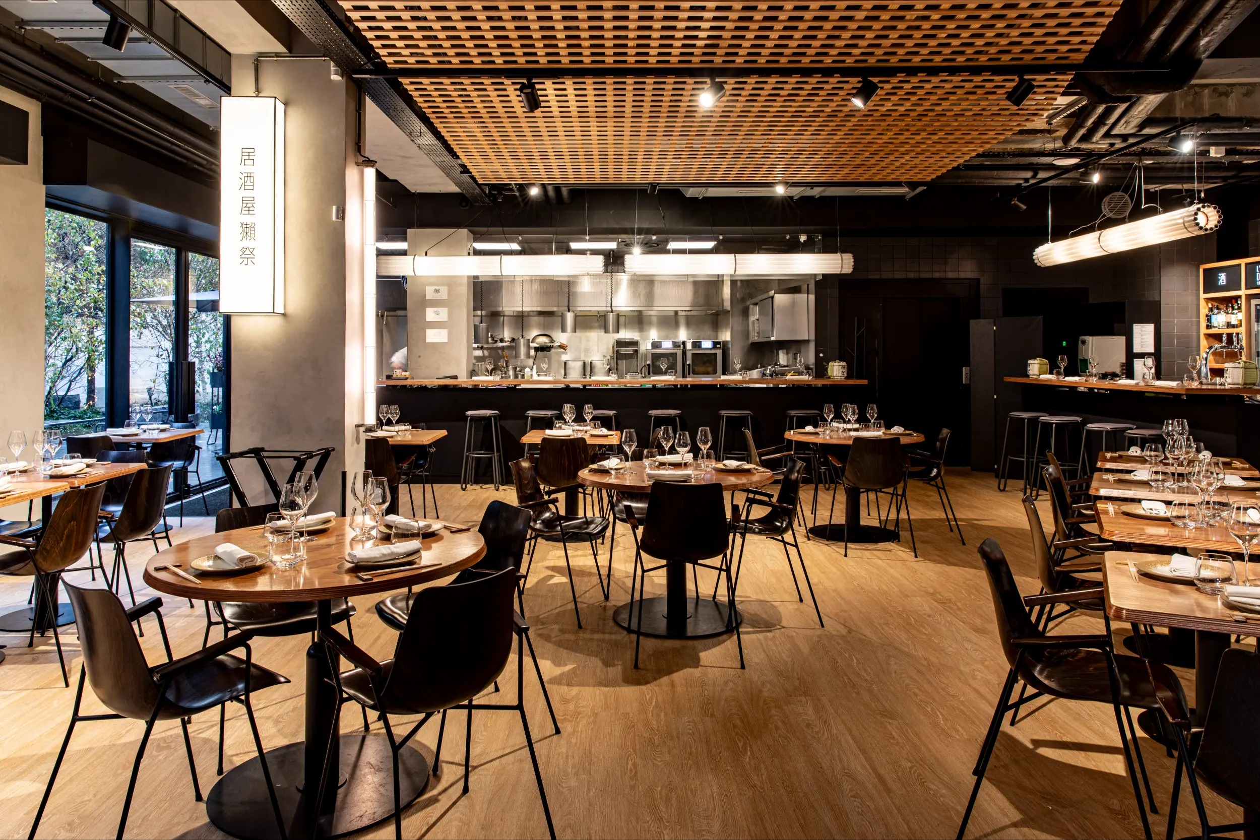 L'Izakaya DASSAI : la terrasse la plus cachée du Groupe Yannick Alléno