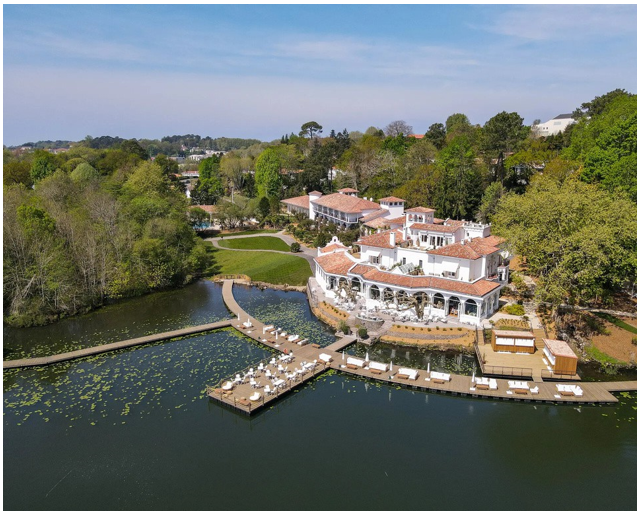 Maisons R&C pour une escapade au bord de l'eau : Brindos, Lac & Château