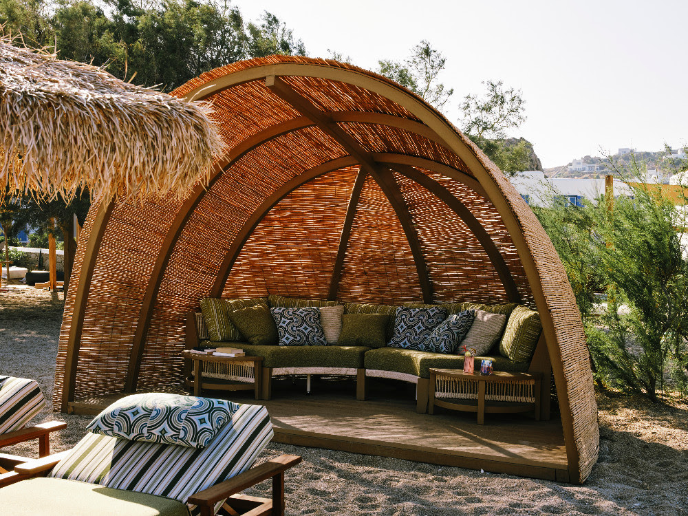 Hôtel Sunrise Relais & Châteaux : l'esprit du Mykonos des années 70 sur la plage d’Agrari