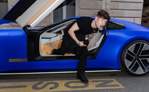 La Jaguar Type 00 fait sa première apparition dans les rues de Paris depuis son lancement