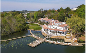 Maisons R&amp;C pour une escapade au bord de l'eau : Brindos, Lac &amp; Château