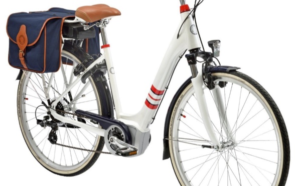 Inès de la Fressange rhabille le Gitane E-salsa