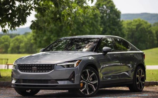 La Polestar2 100 % électrique concurrence la Tesla model 3