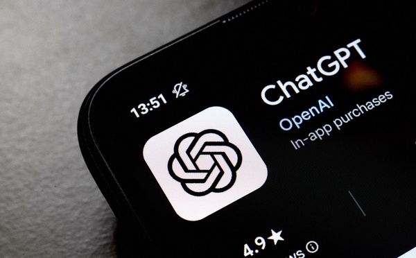 L’empreinte carbone mensuelle de ChatGPT équivaut à 260 vols transatlantiques