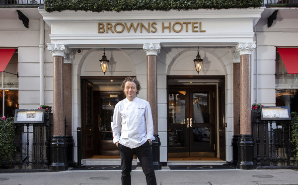 Tom Kitchin fait la démonstration de son concept « From Nature to Plate » au Brown's Hotel