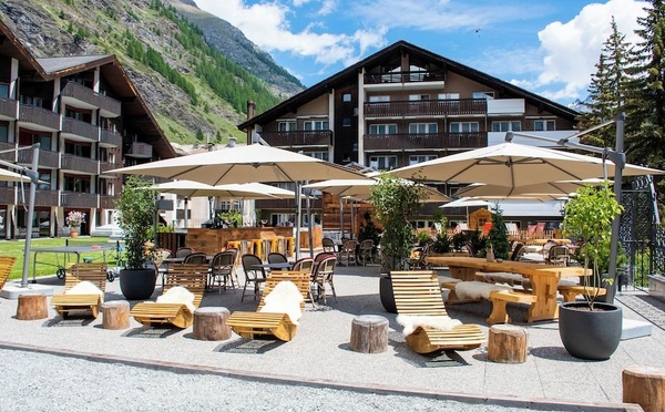 Hôtel à la montagne pour se ressourcer pendant l'été : le Schweizerhof Zermatt