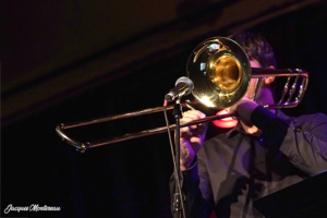 Exposition de photographies et de peintures de 15 octobre au 19 novembre 2021 Exposition de photographies et de peintures de 15 octobre au 19 novembre 2021