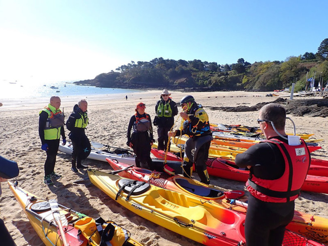 LE KAYAK DE MER À CANCALE LE KAYAK DE MER À CANCALE