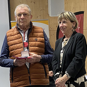 Médaille remise par l'élue municipale, Françoise Prudent