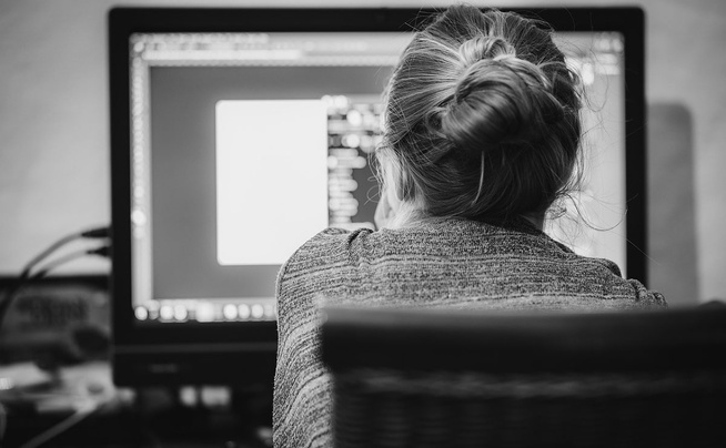 LA SÉDENTARITÉ, L’ENNEMIE DE NOTRE SANTÉ LA SÉDENTARITÉ, L’ENNEMIE DE NOTRE SANTÉ
