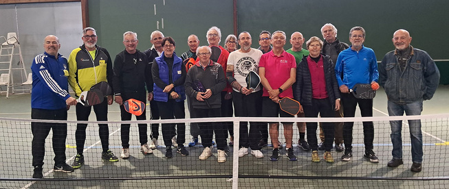 UN STAGE M2 PICKLEBALL EN AURA UN STAGE M2 PICKLEBALL EN AURA