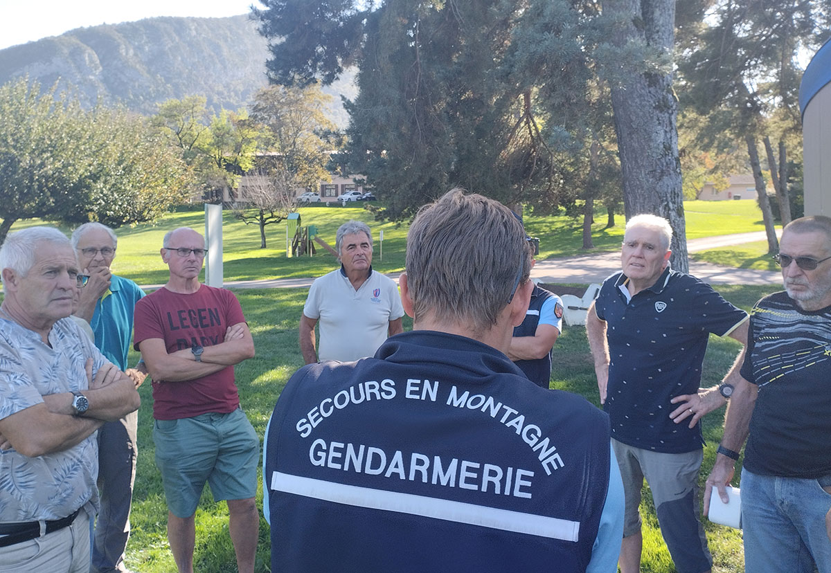 REGROUPEMENTS DES IF RANDONNÉE EN MONTAGNE
