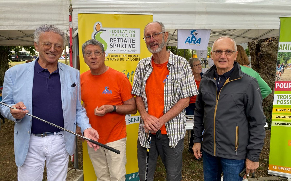 NELSON MONTFORT SUR LE STAND D’AVRILLÉ