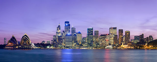 "Sydney skyline at dusk - Dec 2008" by Diliff