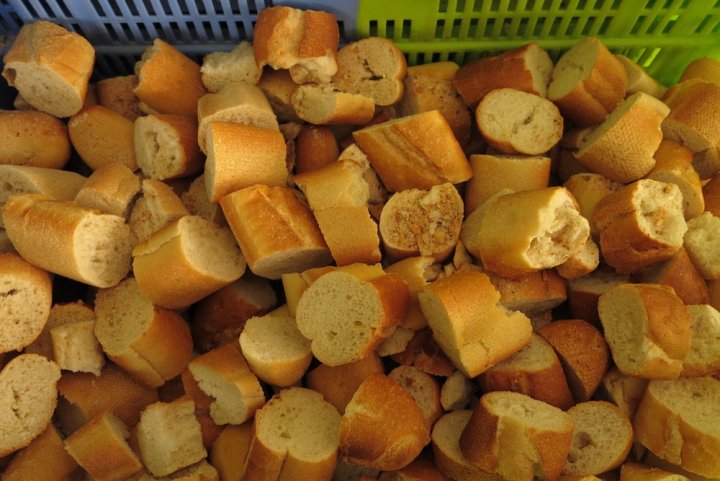 La bière au pain, l’étonnante invention d’un brasseur recycleur