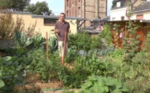 En pleine ville, il cultive 300 kilos de légumes par an
