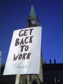 Politique canadienne : manifestation contre le Premier-Ministre