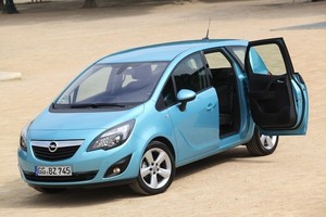 Opel Meriva 1.4 : la porte à l'envers !