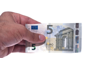 Repérez facilement le billet nouveau de cinq euros