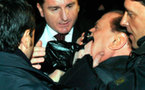 Politique italienne : Berlusconi violemment agressé