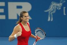 Tennis: Amélie Mauresmo domine Ana Ivanovic à Brisbane