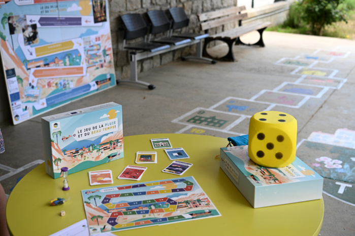 Découverte du jeu de l’oie autour de la sensibilisation au risque inondation : LE JEU DE LA PLUIE ET DU BEAU TEMPS Découverte du jeu de l’oie autour de la sensibilisation au risque inondation : LE JEU DE LA PLUIE ET DU BEAU TEMPS