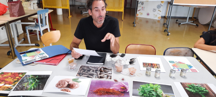 Semaine du goût : les aromates et les épices à l'honneur dans les menus du mois d'octobre Semaine du goût : les aromates et les épices à l'honneur dans les menus du mois d'octobre