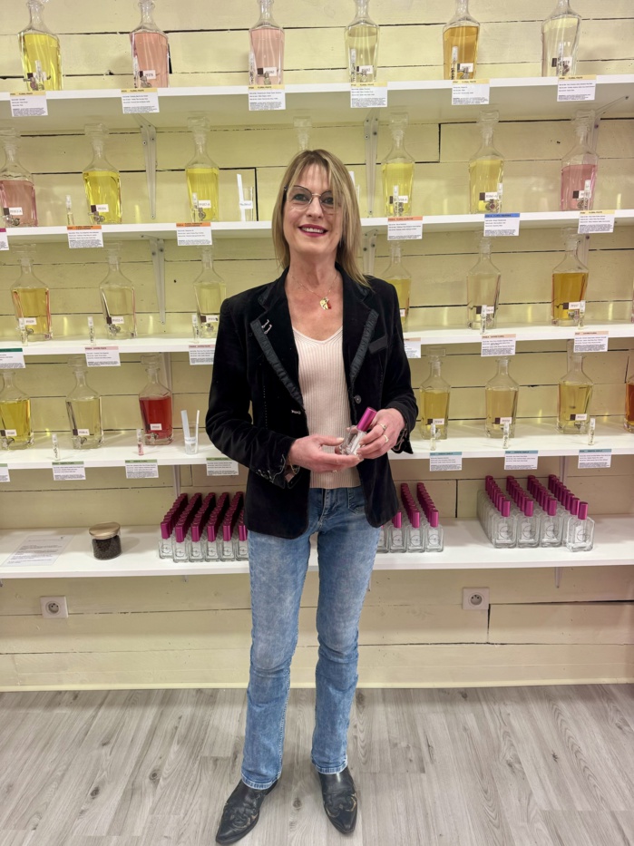 Agnes Formont, gérante du Bar à parfum "Au Paradis des Senteurs" Agnes Formont, gérante du Bar à parfum "Au Paradis des Senteurs"