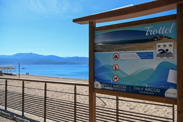 Déjections canines sur les plages : une question de civisme Déjections canines sur les plages : une question de civisme